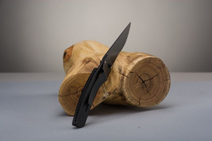 Thiers liner кишеньковий ніж, чорне лезо і карбонова ручка 1.90.142.03N