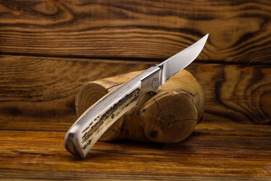 Охотничий складной нож EOK ручка из рога оленя 1.15.140.79