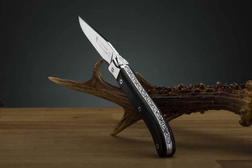 Складаной нож Laguiole с ручкой осой из черного дерева 1.60.098.70G